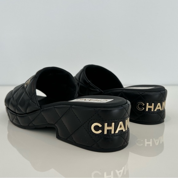 CHANEL 23C BLACK LEATHER PLATFORM SLIDE SANDALS SIZE IT 38 / US 8 - Picture 8 of 15